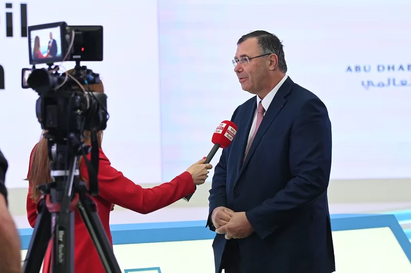 Business networking during the ICE Futures Abu Dhabi opening event